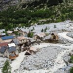 La France surveille 360 zones glaciaires à risque dans les Alpes avant le drame du Népal.