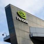 Nvidia s’intéresse à Hugging Face, acteur clé de l’IA en France, pour renforcer sa position.