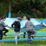 L&rsquo;éducation favorise le bien-être individuel et collectif dans les établissements scolaires.