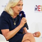 Présidentielle : Marine Le Pen présente des ajustements à son programme économique.