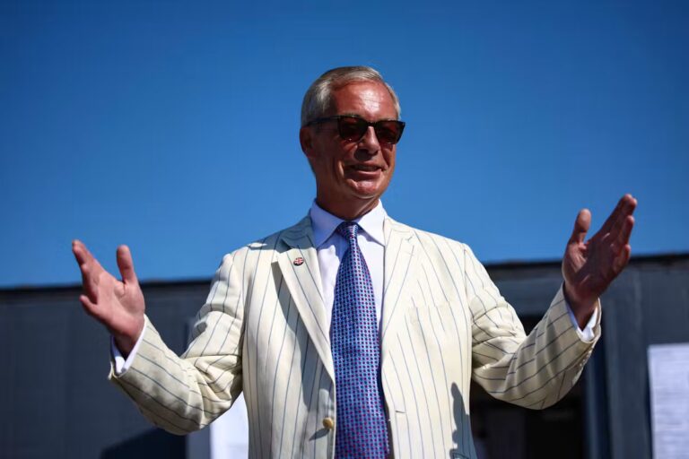 Nigel Farage déclare une victoire à Clacton lors des élections britanniques.