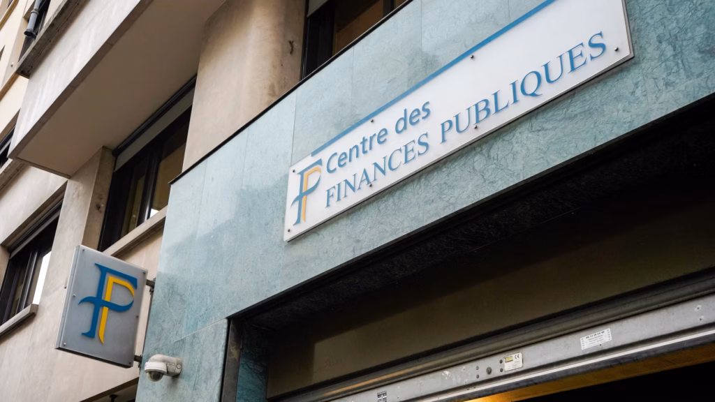 Hacker mis en examen pour le piratage des données fiscales en France.