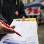100&rsquo;000 signatures recueillies pour une initiative populaire en Suisse, questionnant son efficacité.