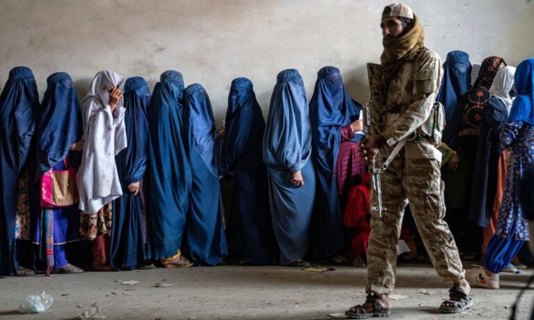 L’Afghanistan confronté à une crise humanitaire majeure cinq ans après le retour des talibans.