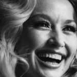 Dolly Parton, icône des immigrés, défend les droits des sans-papiers aux États-Unis.