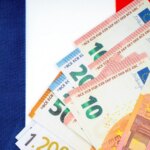 Sébastien Lecornu présente un plan de réduction de 300 millions d&rsquo;euros des dépenses de communication de l&rsquo;État.