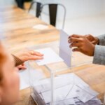 Raphaël Glucksmann officialise sa candidature pour l’élection présidentielle française.