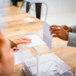 Le Parti socialiste et Place publique ratifient un accord sur leur primaire présidentielle.