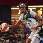 Dominique Malonga établit un nouveau record de précocité malgré la défaite de Seattle à New York en WNBA.