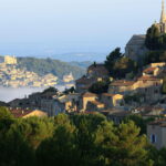 Découverte de tables étoilées du Luberon au Pas-de-Calais pour une gastronomie régionale.