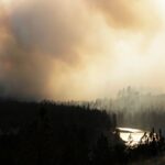 Incendie de forêt dans l&rsquo;État de Washington provoque des évacuations en raison des vents.