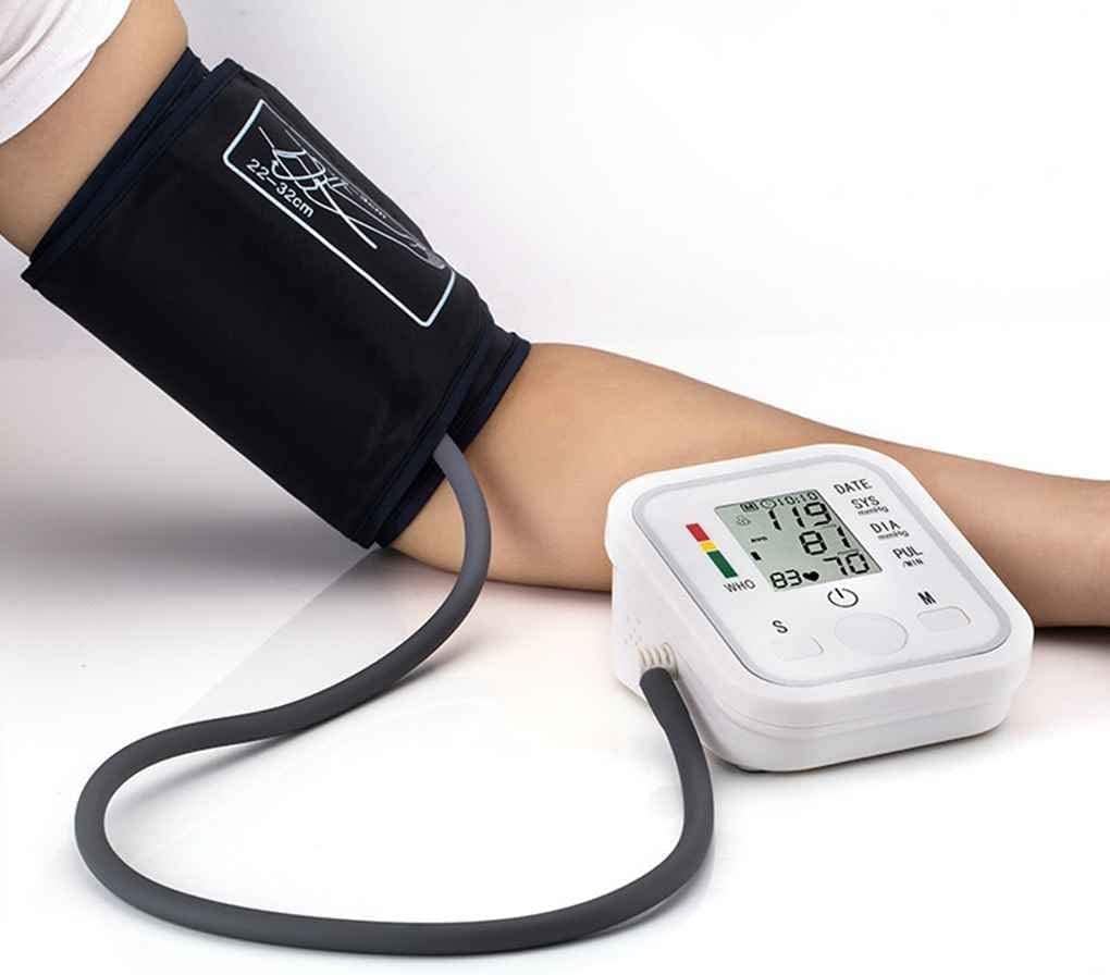 Appareils de mesure de la pression artérielle numérisés : nouveaux standards en soins à domicile.