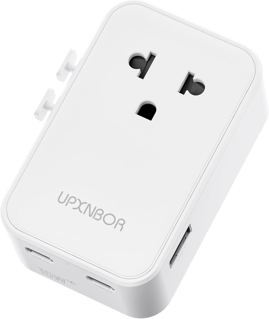 Adaptateur de voyage ultra-mince : compatible avec 200+ pays, 1 USB-A et 2 USB-C.