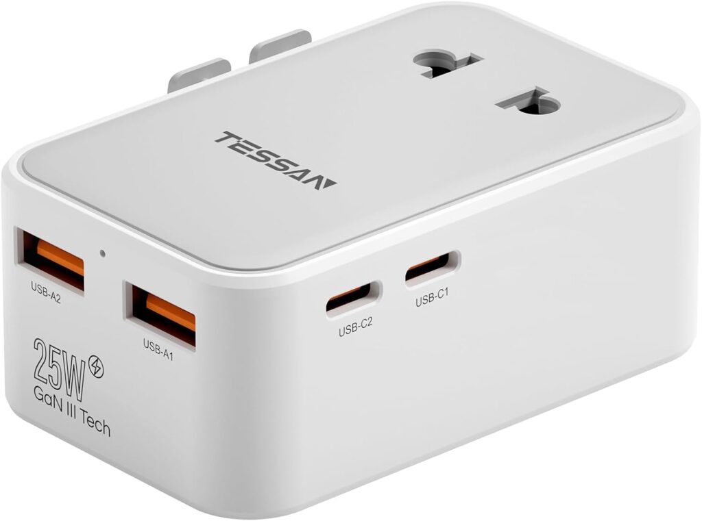 TESSAN 25W PD Adapter : Adaptateur de voyage universel compatible avec plusieurs pays.