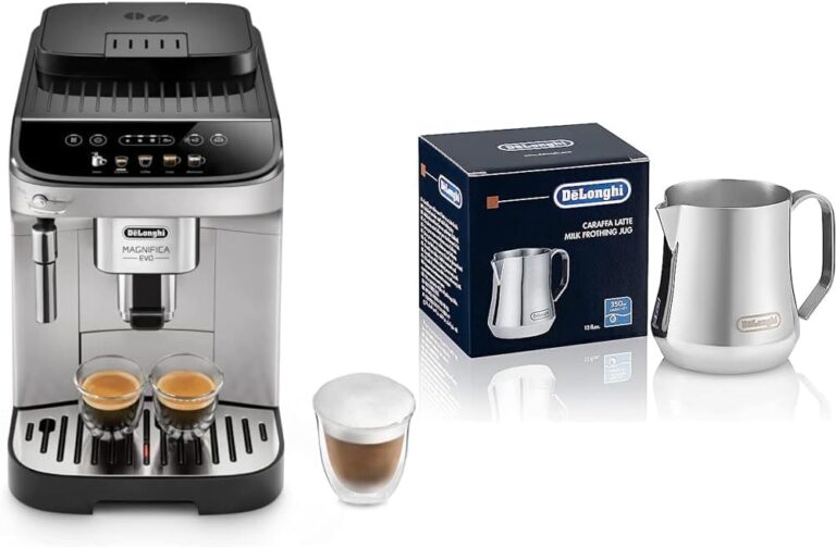 De’Longhi présente la machine à café Magnifica Evo avec broyeur à grains et pichet en acier inoxydable.