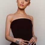 Débat sur la maigreur d&rsquo;Ariana Grande soulève des questions sur les normes de beauté actuelles.
