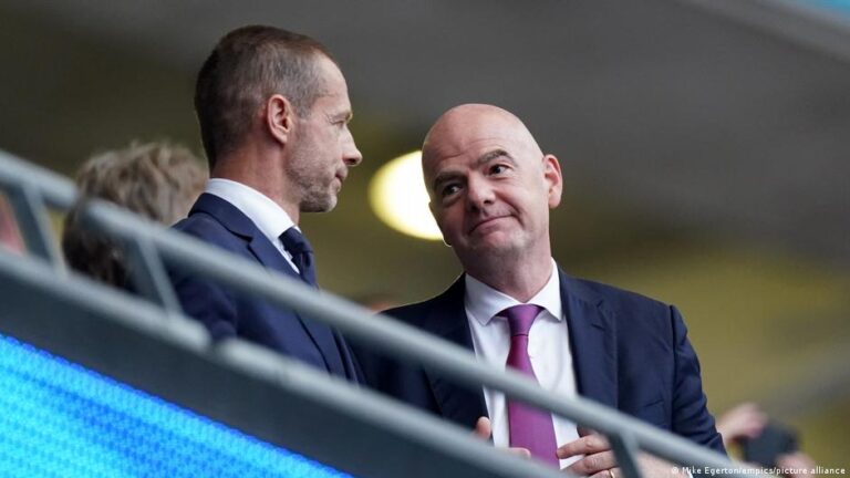 L’UEFA envisage un boycott de la FIFA face à des tensions persistantes.