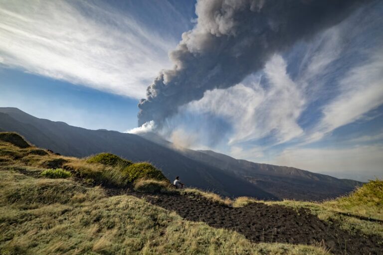 L’Etna en Sicile comparé à Polyphème le Cyclope dans le parcours d’Ulysse en Méditerranée