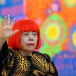 Décès de l&rsquo;artiste avant-gardiste japonaise Yayoi Kusama, figure emblématique de l&rsquo;art contemporain.