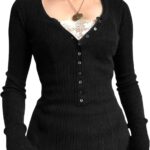 Blouse Henley à manches longues pour femmes : Ciblage des tendances mode décontractées.