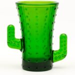 CKB LTD lance un ensemble de 4 verres à shots en verre coloré pour tequila de 50 ml.