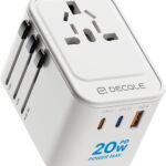 Adaptateur de voyage universel avec 2 ports USB-C et 1 port USB-A pour 200+ pays.
