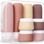 Sets de 8 flacons de voyage en silicone : contenants réutilisables pour avion et sécurité.