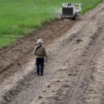 Déminage de 210 hectares de terres agricoles en Ukraine grâce à un programme de financement.