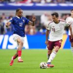 Espagne élimine la France 2-0 en demi-finale de la Coupe du Monde.