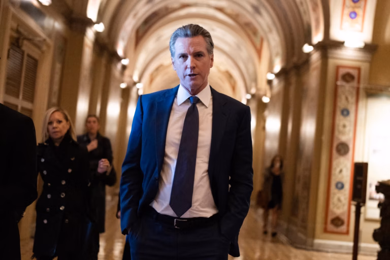 Trump « ne s’arrêtera pas » à Los Angeles, prévient le gouverneur Newsom de Californie.