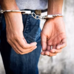 Arrestations à Los Angeles lors du couvre-feu en réponse à des troubles civils.