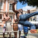 Capoeira : Une pratique culturelle brésilienne reconnue pour son influence mondiale.