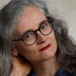 Anne Godard examine un tabou familial dans son roman « Nous aussi »