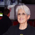 Joan Baez évoque sa vision de la mort dans une interview sur Franceinfo