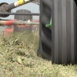 Sécheresse : la demande de foin haut de gamme augmente chez les agriculteurs français.