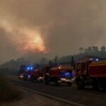 Reprise de feu dans le Var : évacuation ordonnée de 2 500 personnes par le préfet