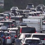 Un millier de kilomètres d’embouteillages affecte les automobilistes en France durant les vacances.