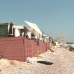 Des restaurateurs dénoncent le démontage de leurs établissements à cause du nouveau tracé littoral