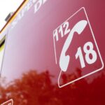 Deux jeunes de 16 ans blessés après avoir percuté un poteau en béton.