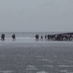 Traversée de la Manche : la loi du plus fort pour monter dans les bateaux de migrants