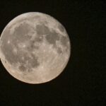 Un étage supérieur de SpaceX s’écrase sur la Lune, laissant un cratère.