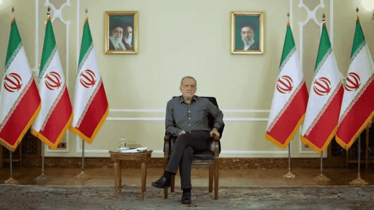 Communication avec l’invisible jugée très difficile par le président iranien Massoud Pezeshkian.