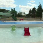 Sécheresse : des oiseaux assoiffés suspectés d’avoir pollué une piscine municipale.