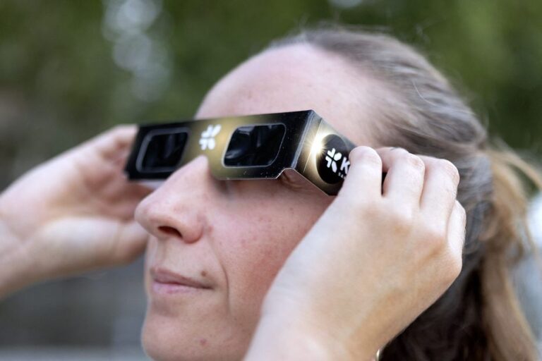 Éclipse solaire : recommandations de sécurité pour protéger les yeux lors de l’observation.