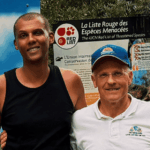 Stromae visite un refuge de tortues dans le Var pour sensibiliser à leur protection.