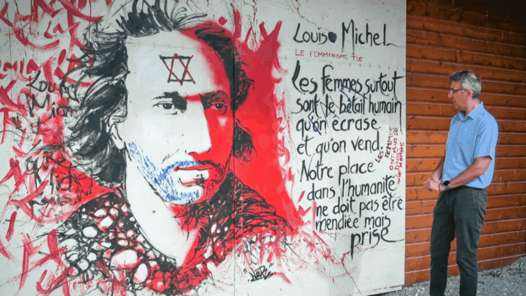 Tags antisémites et antiféministes découverts sur une fresque de Louise Michel à Trélissac