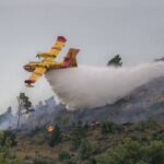 Incendie dans l’Aude : 100 hectares brûlés, 120 pompiers mobilisés, feu fixé.