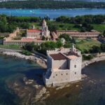 Rouverte au public, la tour-monastère de l&rsquo;île Saint-Honorat dévoile ses restaurations.