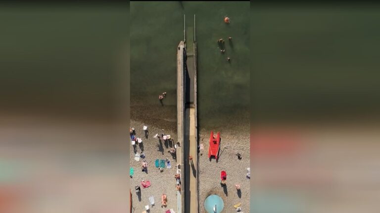 Trieste, en Italie, abrite la seule plage non mixte d’Europe, suscitant des débats.