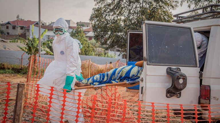 L’OMS propose un essai clinique avec le vaccin Ervebo pour lutter contre Ebola en RDC.